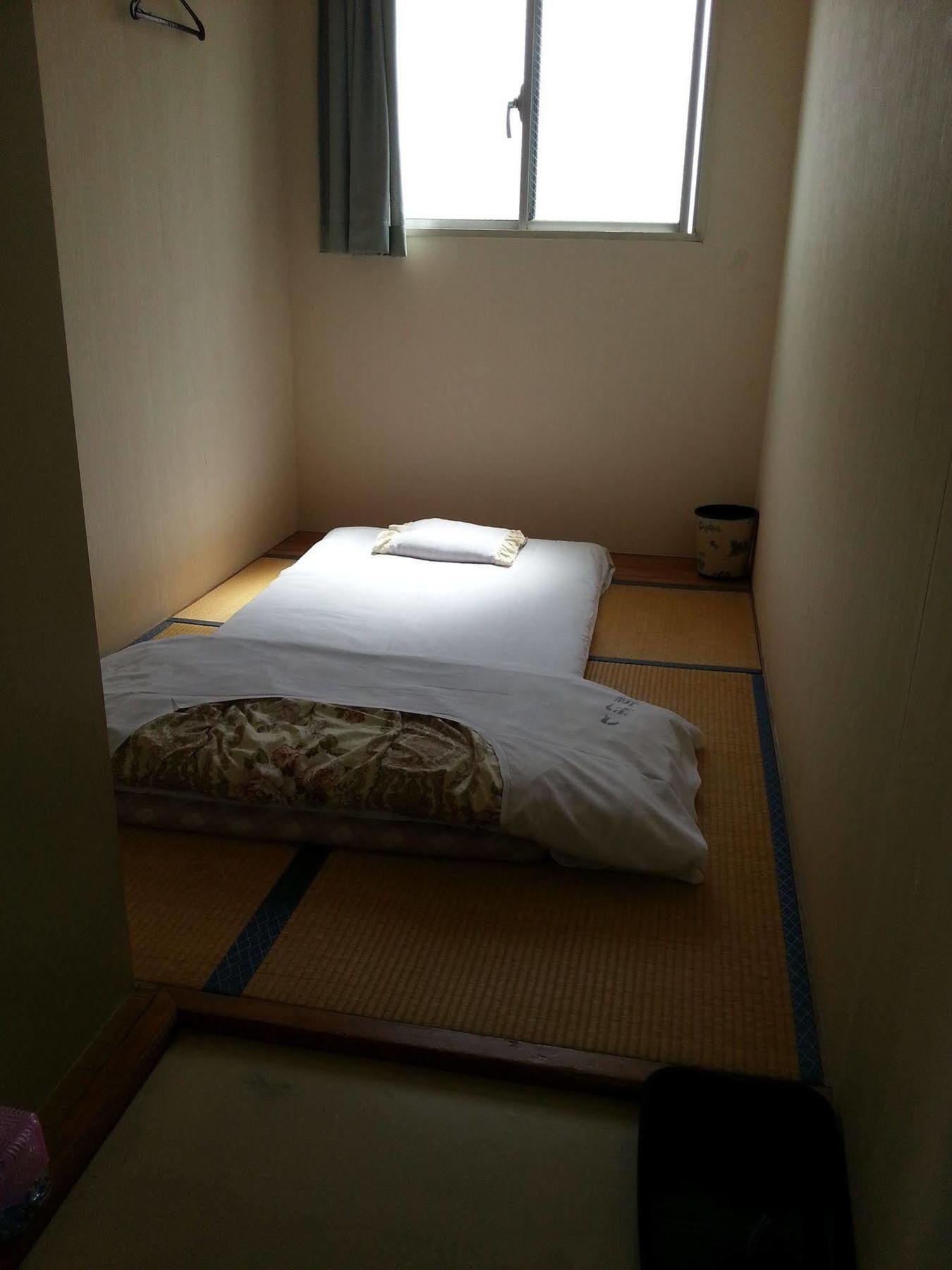 Business Hotel Shinbashi Osaka Esterno foto